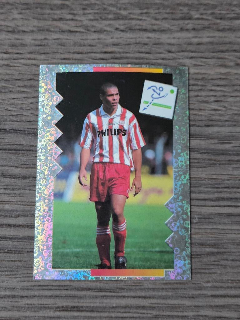 Ronaldo R9 Panini voetbal 96 PSV nr. 411 Glimmer, Verzamelen, Sportartikelen en Voetbal, Ophalen of Verzenden, Zo goed als nieuw