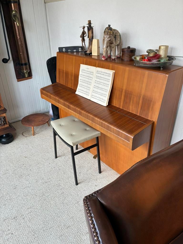 Fijne piano, Muziek en Instrumenten, Piano's, Ophalen, Gebruikt, Bruin, Piano