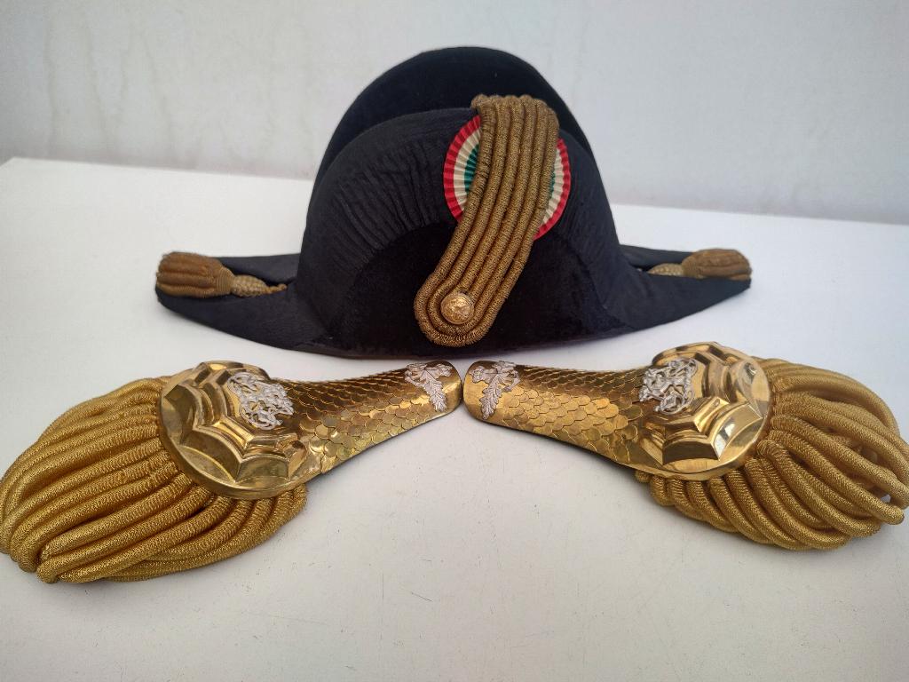 Italiaanse Marine steek en epauletten, Verzenden, Landmacht, Embleem of Badge