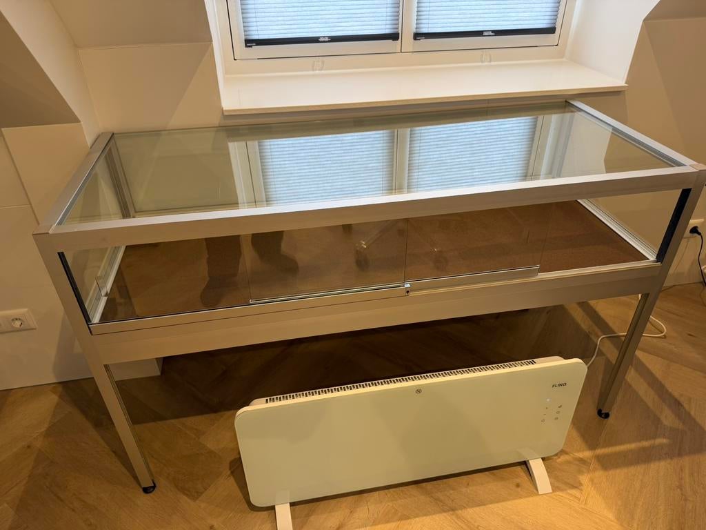 Vitrine kast, showtafel, Ophalen, 50 tot 100 cm, Zo goed als nieuw, Glas