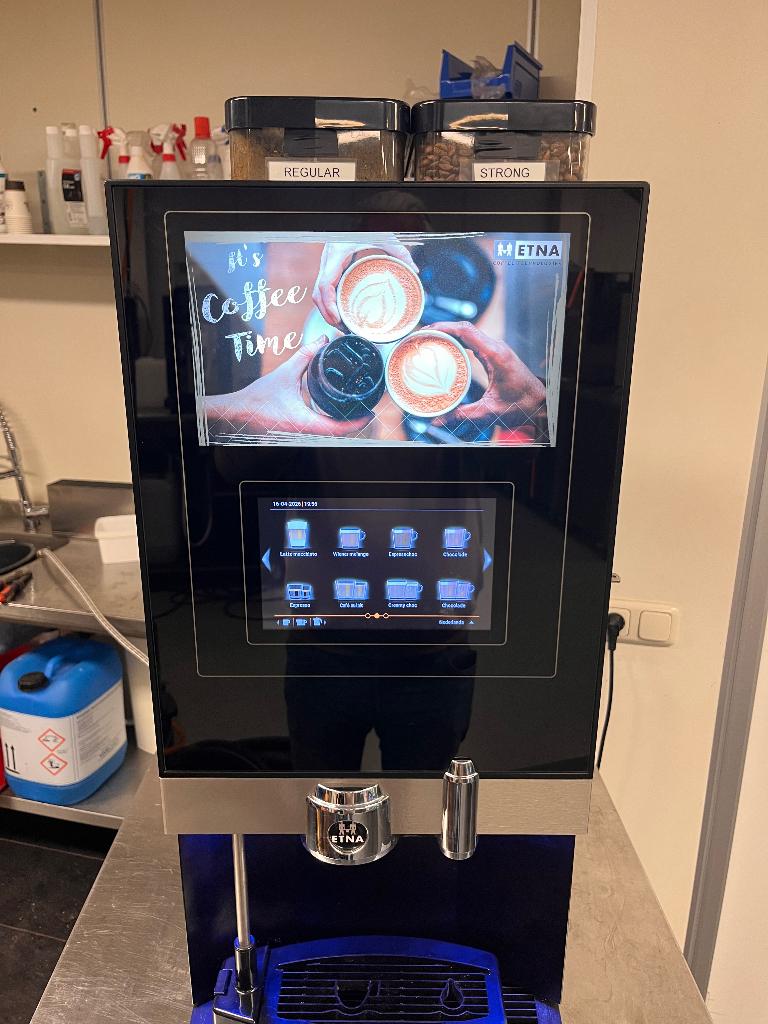 Koffiemachine, Gebruikt, Espresso apparaat, 10 kopjes of meer, Koffiebonen