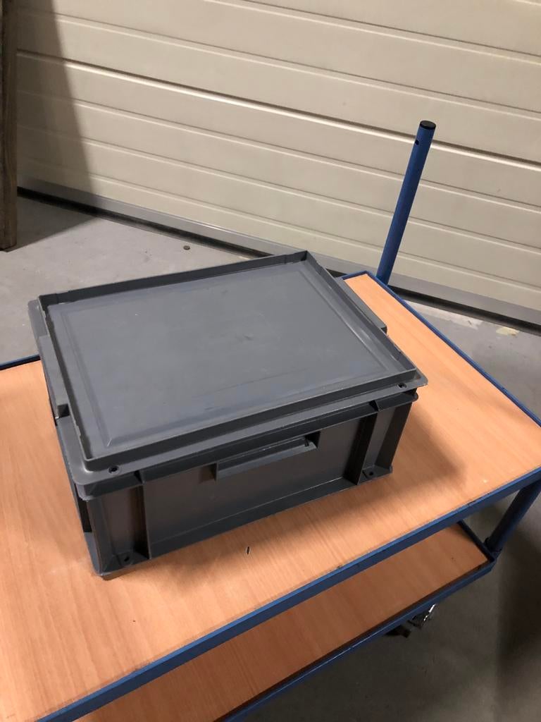 Stevige transporteerbox met deksel, Ophalen, Gebruikt, Minder dan 35 cm, Minder dan 50 cm