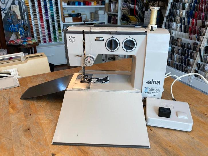 Elna Lotus SP - zeer compacte naaimachine, Hobby en Vrije tijd, Naaimachines en Toebehoren, Gebruikt, Naaimachine, Overige merken