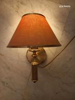 Klassieke wandlamp goud glanzend en roze halve kap, Ophalen of Verzenden, Zo goed als nieuw, Stof, Klassiek