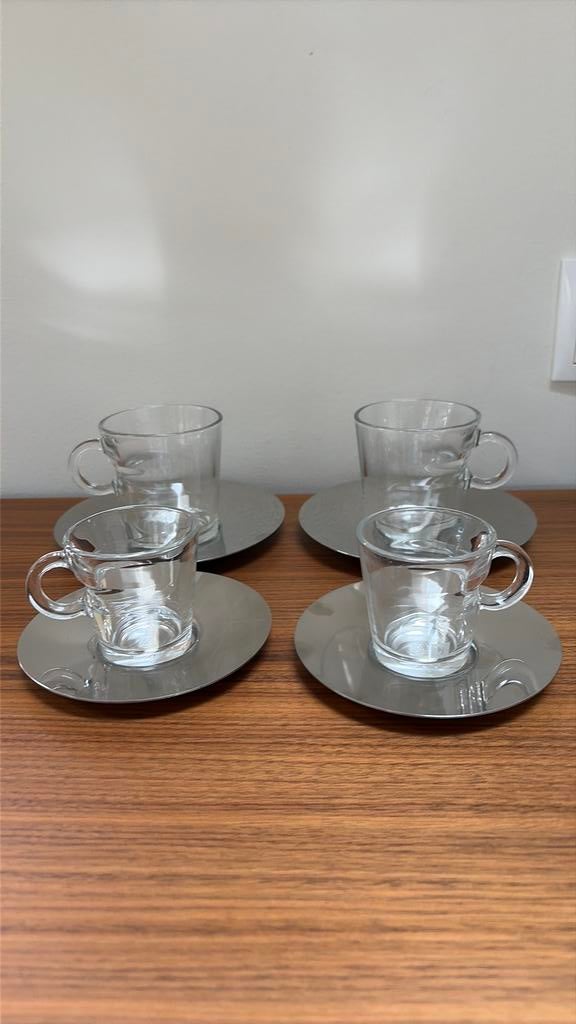 4 kop en schotels View van Nespresso, Ophalen of Verzenden, Zo goed als nieuw, Overige stijlen, Kop(pen) en/of Schotel(s)