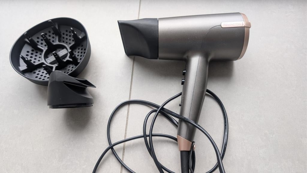 Remmington One ionische föhn, Sieraden, Tassen en Uiterlijk, Uiterlijk | Haarverzorging, Ophalen of Verzenden, Zo goed als nieuw