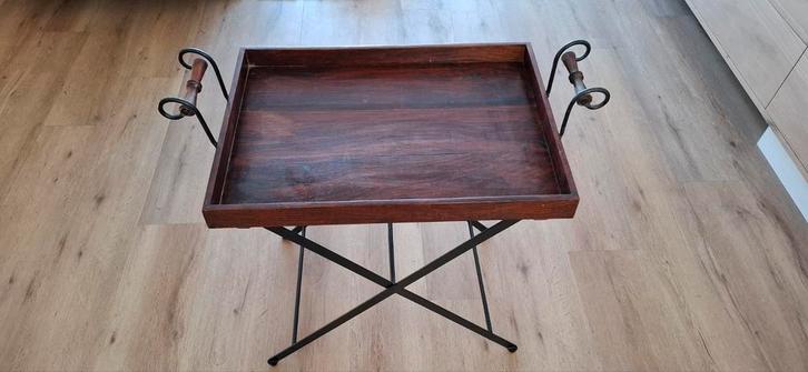 Butler tray / Dienbladtafel van hout en metaal, Huis en Inrichting, Tafels | Bijzettafels, Gebruikt, Rechthoekig, 60 cm of meer