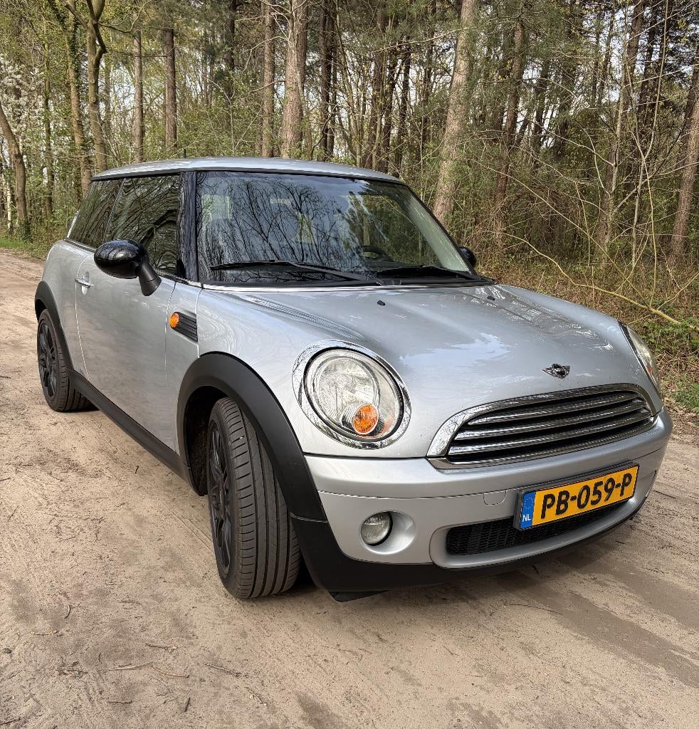 Te Koop Mini (2007, R56), Auto's, Mini, Particulier, One, Benzine, C, Hatchback, Handgeschakeld, Geïmporteerd, Zilver of Grijs