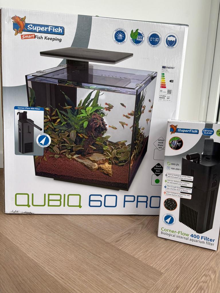 QUBIC PRO 60 - Aquarium, Dieren en Toebehoren, Ophalen, Nieuw, Leeg aquarium, Inclusief deksel
