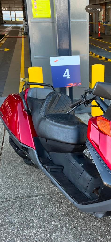 Zadel Honda Helix CN250 speciaal met rugleuning, Motoren, Ophalen, Gebruikt