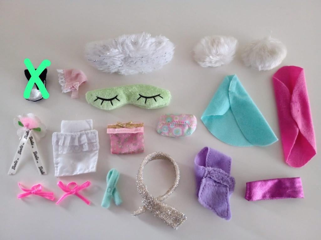 Allerlei diverse Kleding voor (BARBIE) Poppen (14 foto’s), Ophalen of Verzenden, Gebruikt, Kleertjes