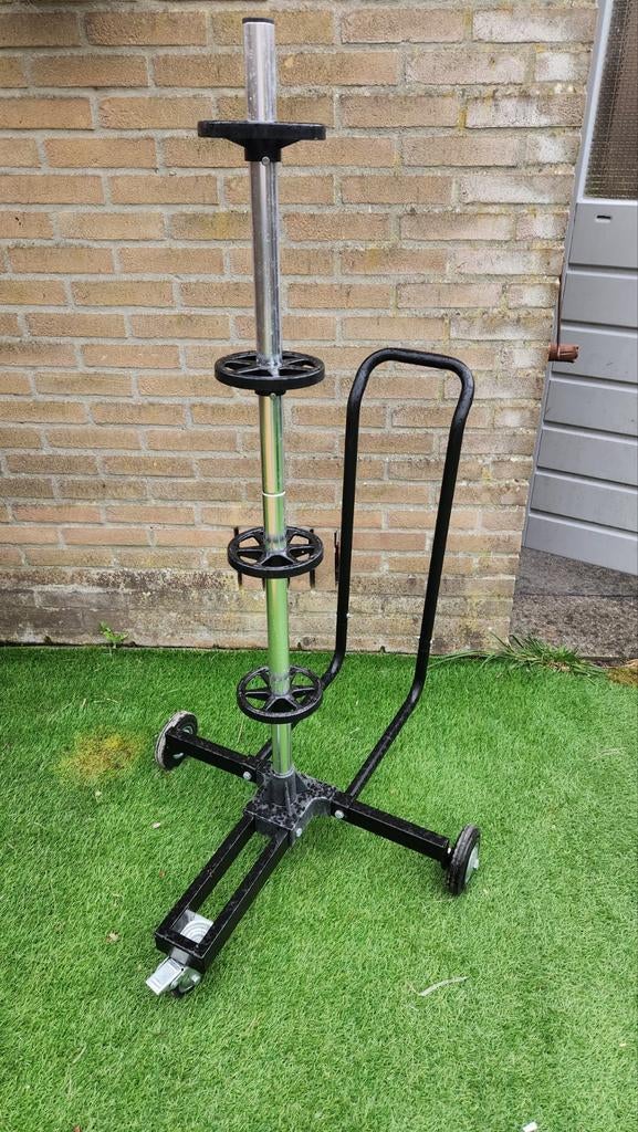 Velgenboom / Velgenstandaard op wielen, Ophalen