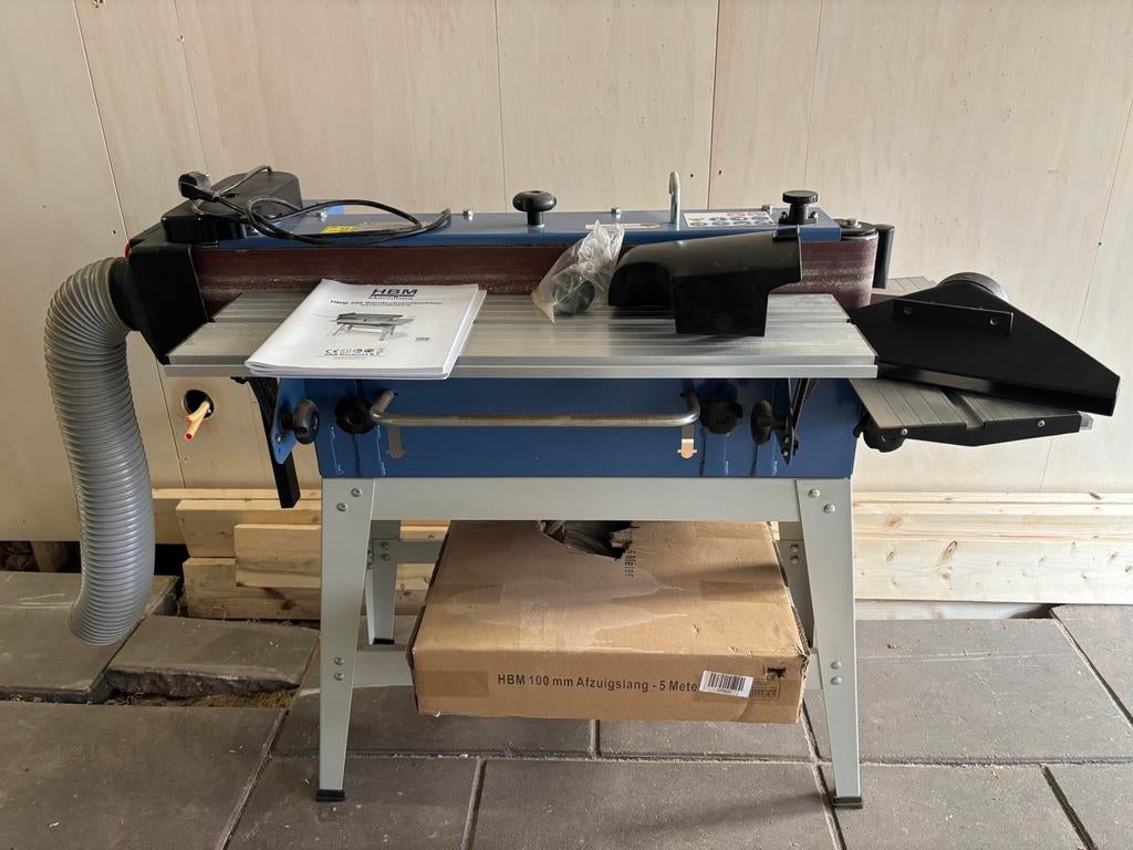 HBM 200 Bandschuurmachine met HBM 100 Stofafzuiging, Ophalen, Zo goed als nieuw, 600 tot 1200 watt, Bandschuurmachine