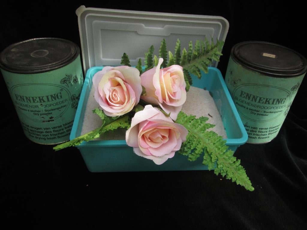 2 Blik Bloemen Droog Poeder Enneking Driedimensionaal Drogen, Ophalen of Verzenden