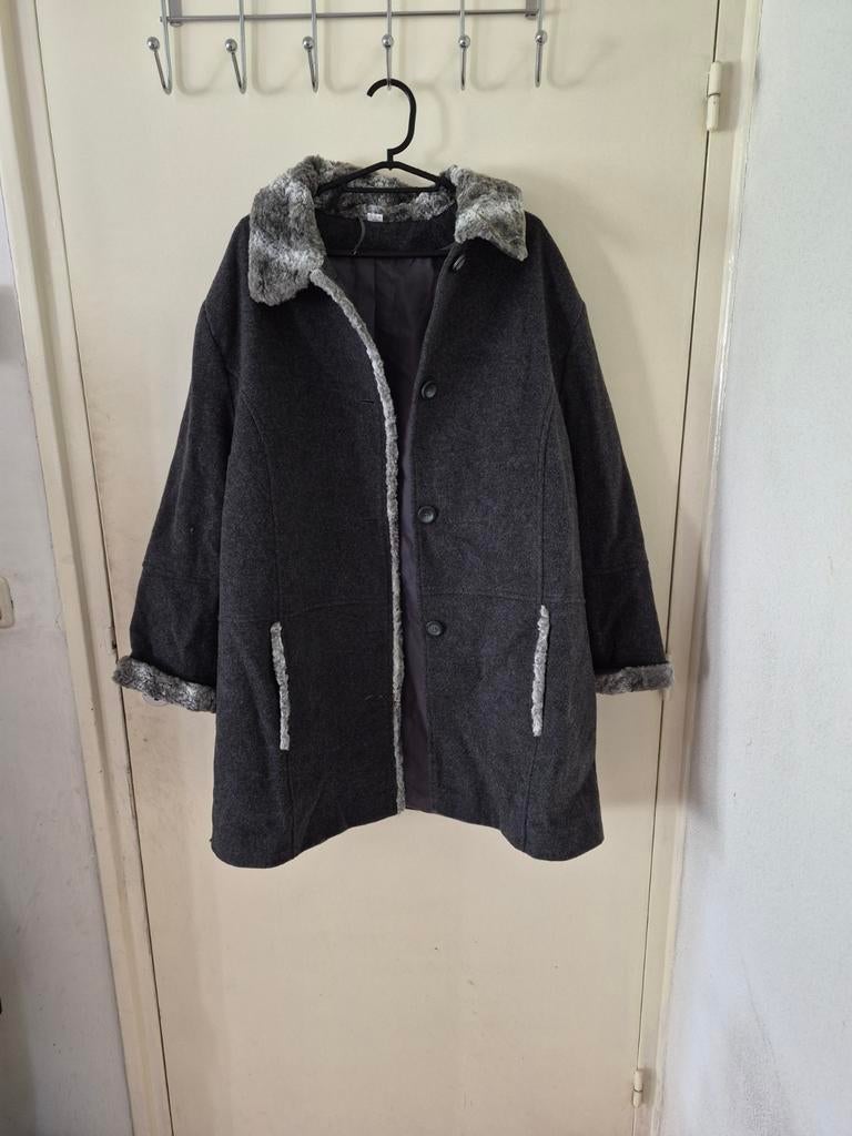 Donkergrijze jas met teddy kraag, Ophalen of Verzenden, Gedragen, Maat 46/48 (XL) of groter, Grijs