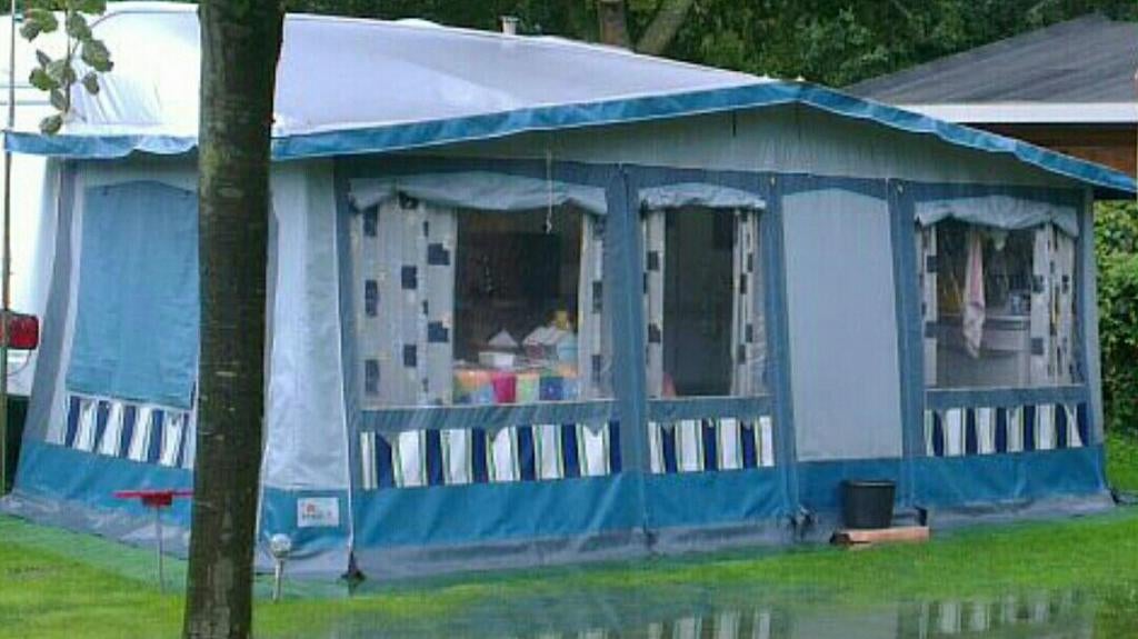 BRAND.Inritsbare tent delen, Caravans en Kamperen, Tenten, Ophalen