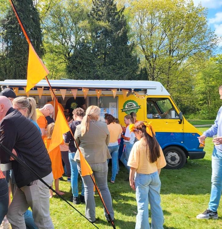 Foodtruck te huur (Arnhem e.o.) Koningsdag nog beschikbaar!, Diensten en Vakmensen, Restaurants en Cateraars, Kraam