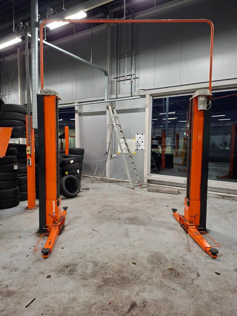 Hefbrug 2 koloms Ravaglioli vloervrij 3200 kg, Auto diversen, Autogereedschap, Nieuw, Ophalen