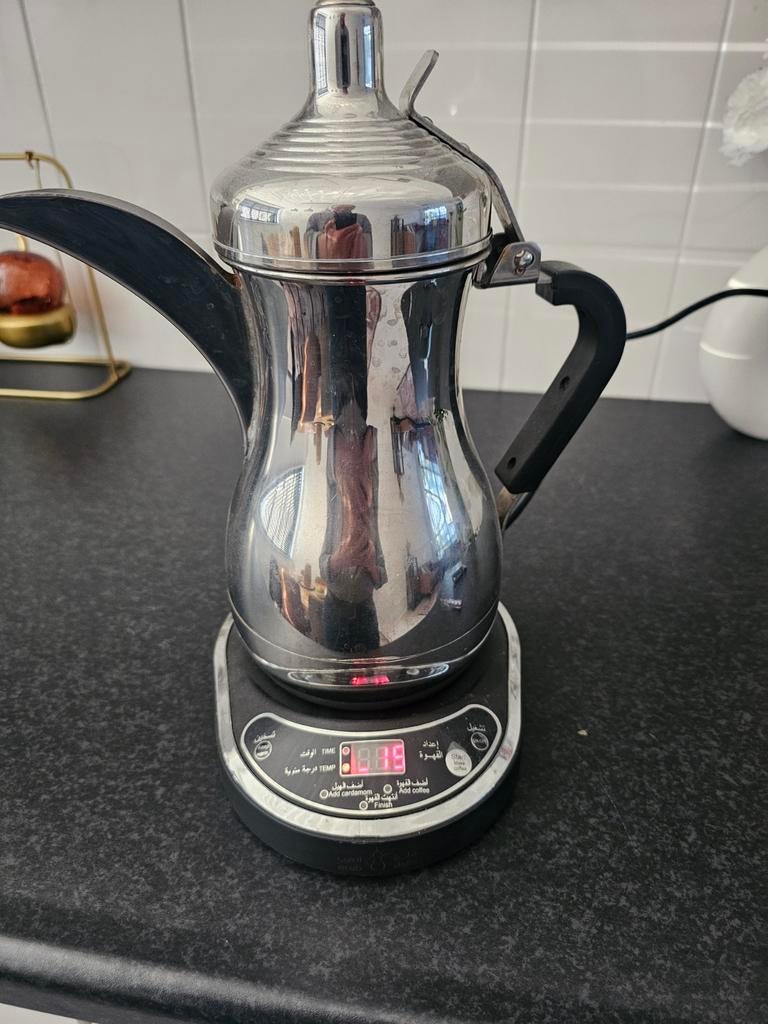 Arabische elektrische koffiepot - Dallah, Gebruikt, Overige modellen, Gemalen koffie, Ophalen of Verzenden