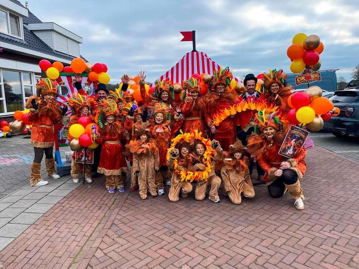 Complete carnavalsset – Leeuwen / Circus thema!, Kleding | Dames, Carnavalskleding en Feestkleding, Carnaval, Maat 38/40 (M), Ophalen