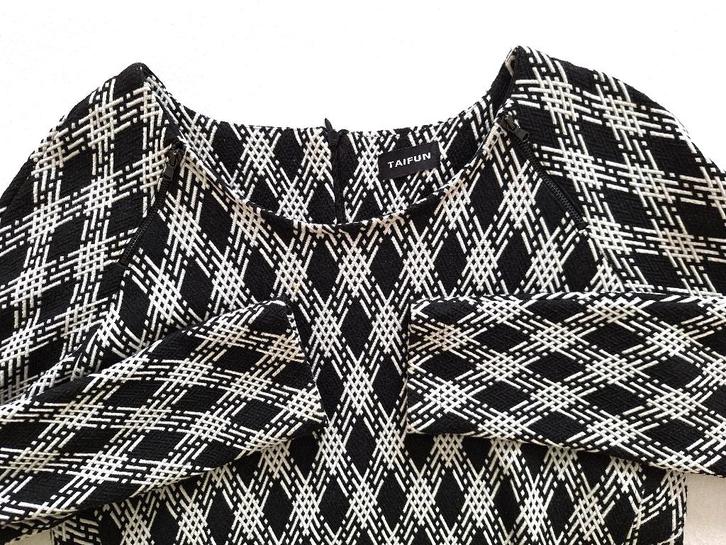 Mooie jurk - TAIFUN - Maat 42 - 44, Kleding | Dames, Jurken, Zo goed als nieuw, Maat 42/44 (L), Onder de knie, Ophalen of Verzenden