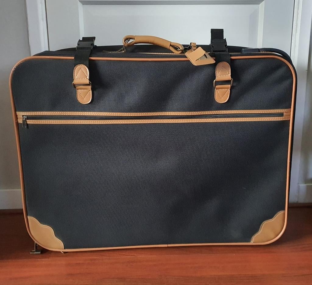 Zwarte canvas koffer, Ophalen, Zo goed als nieuw, 70 cm of meer, Wieltjes