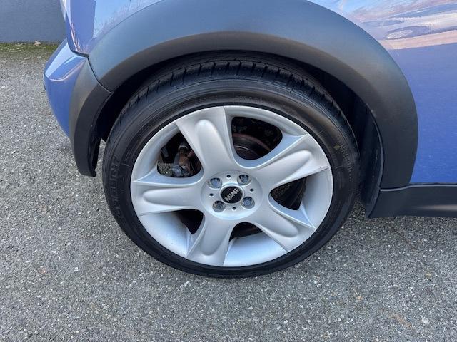 Mini Mini Cabrio 1.6 Cooper S, '04, keurige auto met een nie, Auto's, Mini, Voorwielaandrijving, Gebruikt, Zwart, 4 cilinders