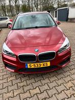 BMW 2-Serie Active Tourer 225i Xdrive 231pk Aut 2017 Rood, Auto's, Automaat, 1998 cc, Beige, 4 cilinders