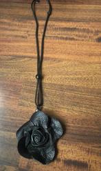 Ketting met roos, Ophalen of Verzenden, Gebruikt, Overige materialen