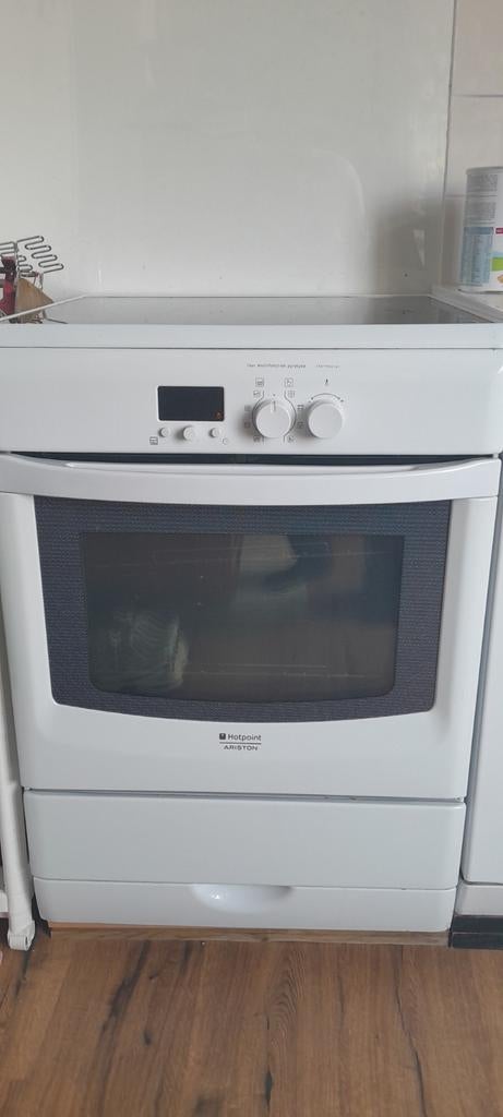 Hotpoint Ariston elektrisch kooktoestel met oven, Witgoed en Apparatuur, Fornuizen, Ophalen, Gebruikt, 4 kookzones, Vrijstaand