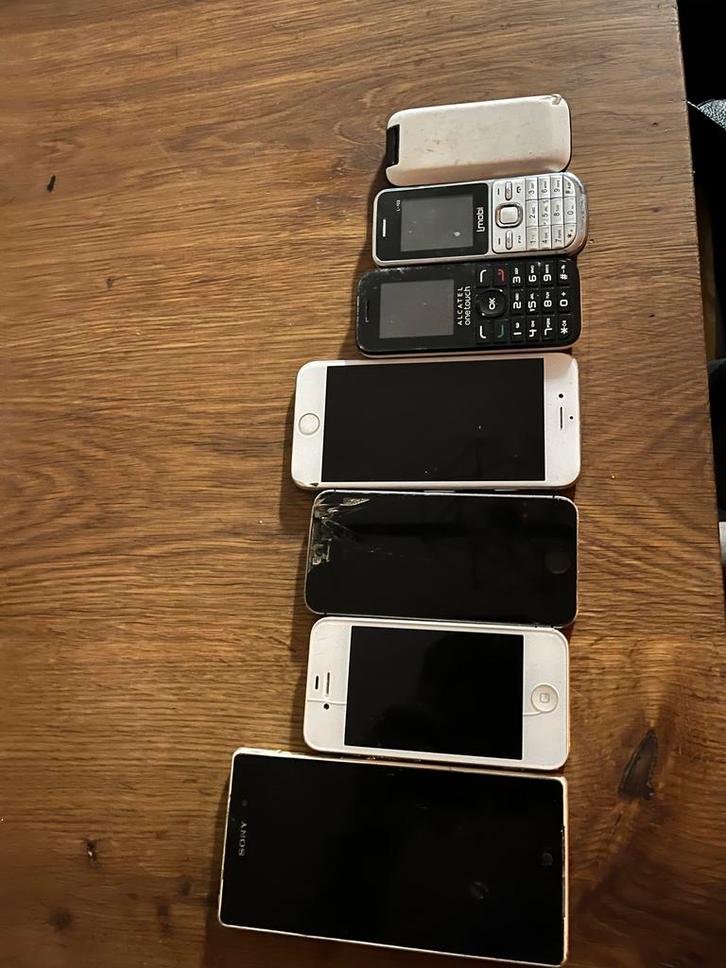 Partij diverse telefoons, waaronder iPhones en oudere modell, Telecommunicatie, Mobiele telefoons | Apple iPhone, Niet werkend