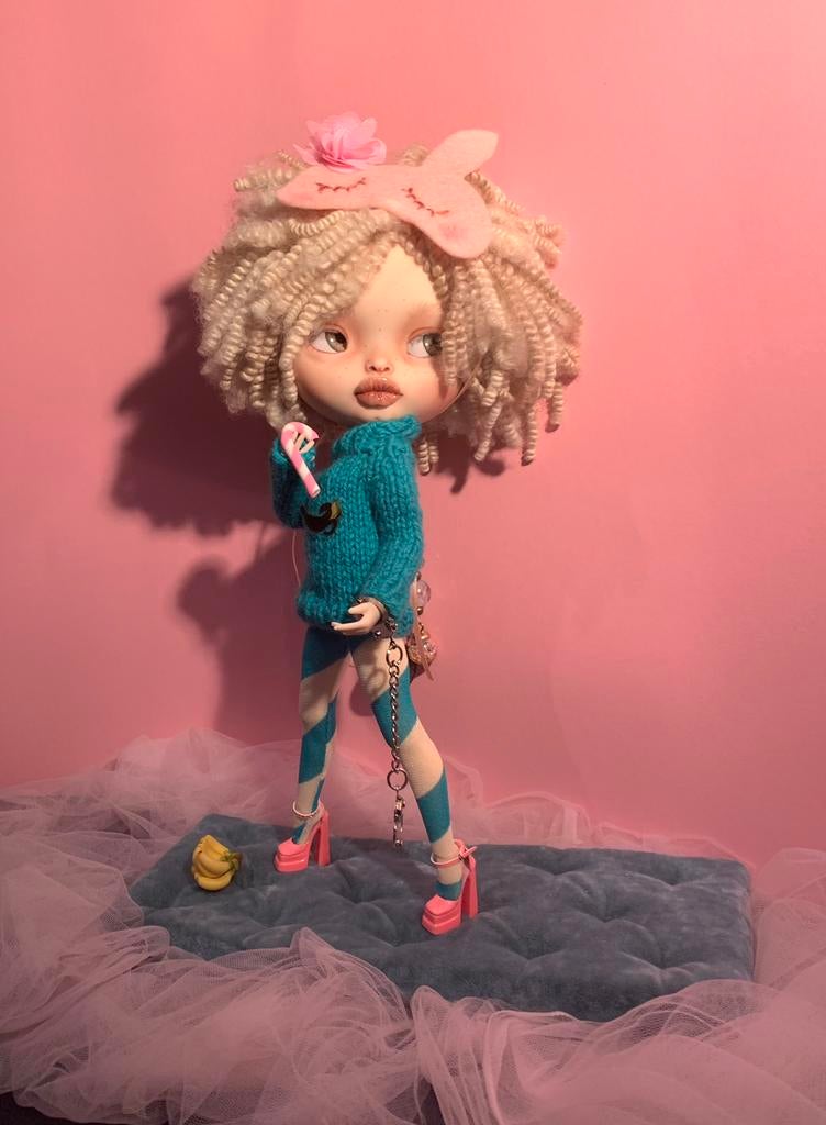 Blythe pop met krullen, Verzenden, Zo goed als nieuw, Pop