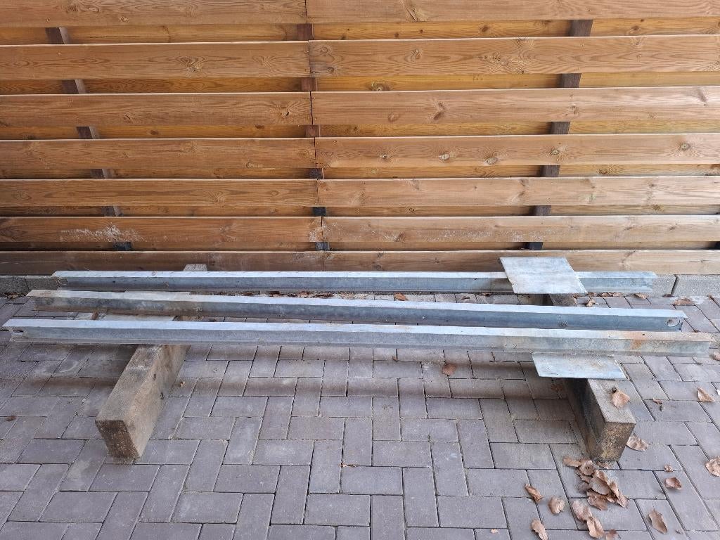 3 ijzeren palen voor afrastering of schutting, Tuin en Terras, Schuttingen, Ophalen, Gebruikt, Minder dan 3 meter, 2 meter of meer