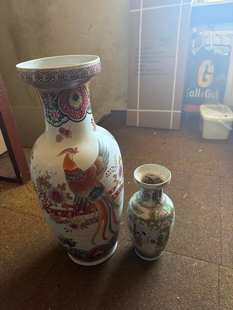 Set van 2 Vintage Chinese Vazen - Decoratief en Uniek, Antiek en Kunst, Antiek | Vazen, Ophalen of Verzenden