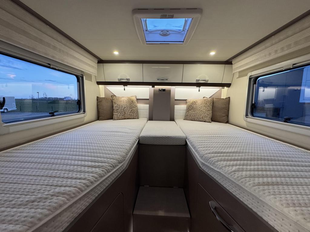 Bürstner Lyseo Privilege 727 Enkele bedden Hefbed, Caravans en Kamperen, Campers, Weststraße 33 77694 Kehl, Duitsland, Fiat, Bürstner GmbH & Co. KG