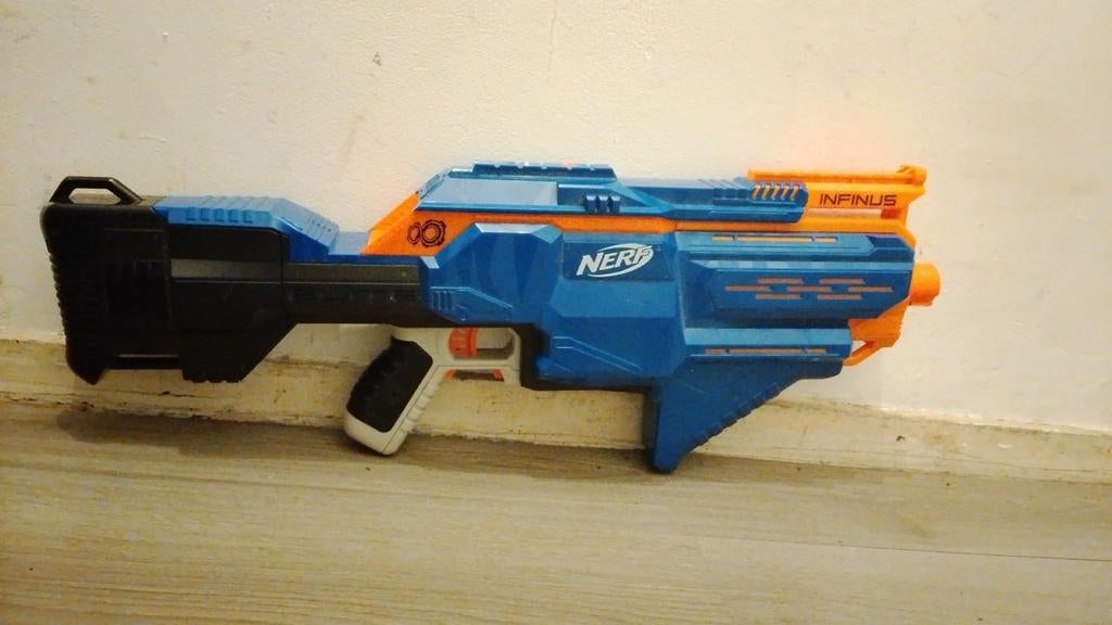Nerf N-Strike Elite Infinus Blaster - Automatisch, Kinderen en Baby's, Speelgoed | Buiten | Actiespeelgoed, Ophalen, Gebruikt