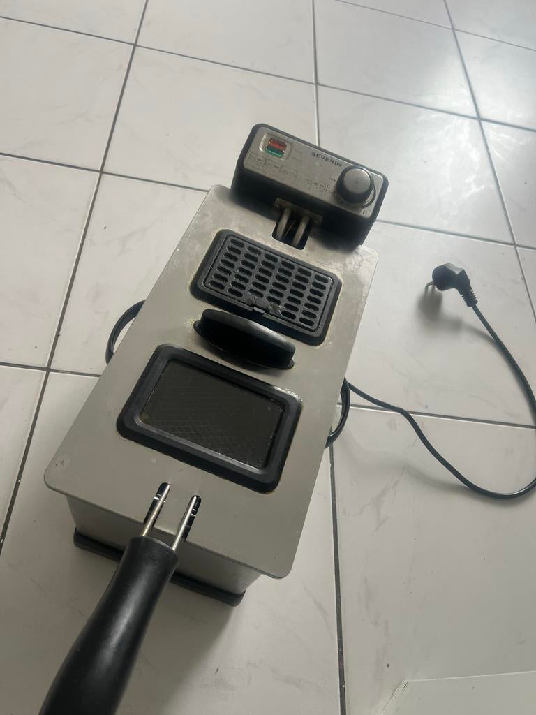 Severin Frituurpan, Witgoed en Apparatuur, Frituurpannen, 2 tot 3 liter, Ophalen of Verzenden, Gebruikt, Uitneembare binnenpan