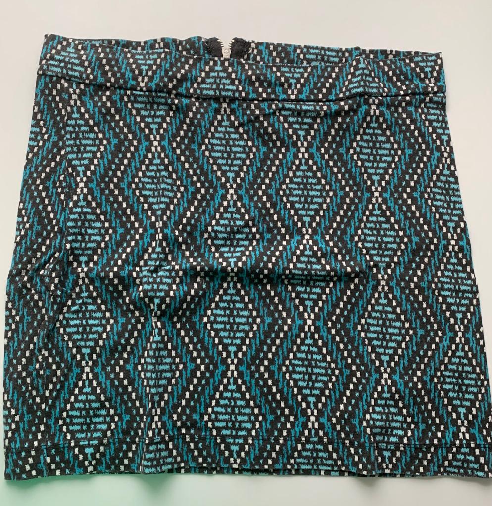 HEMA rok maat M met print in ~~nieuw~~ staat, Kleding | Dames, Rokken, Maat 38/40 (M), Verzenden, Zwart, Zo goed als nieuw