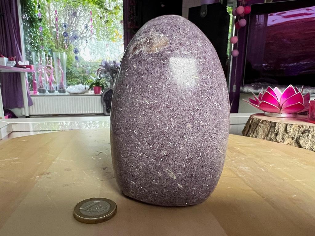 Graniet lila prachtig geslepen en weinig aangeboden., Ophalen of Verzenden, Mineraal