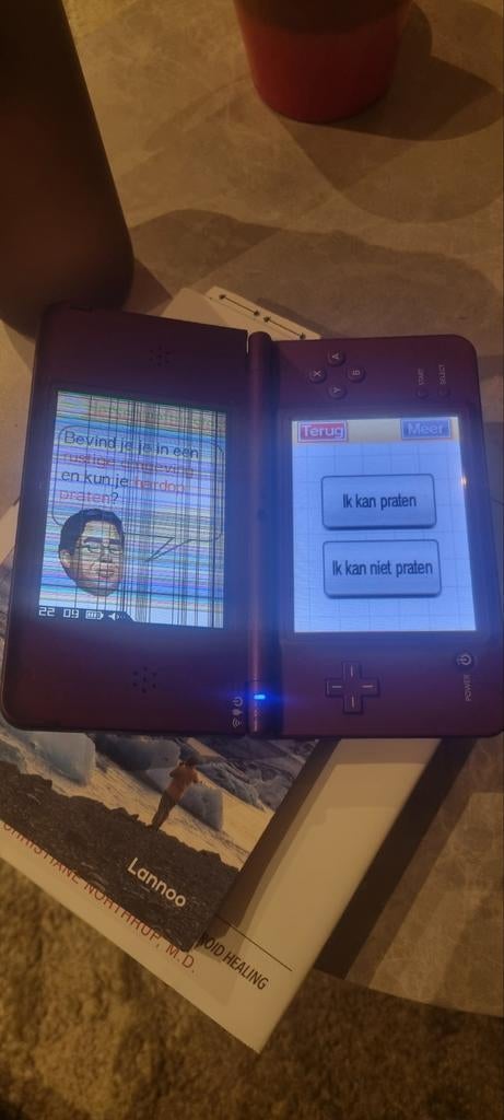 Nintendo DSi XL - Scherm beschadigd (voor onderdelen), Spelcomputers en Games, Spelcomputers | Nintendo DS, Ophalen of Verzenden
