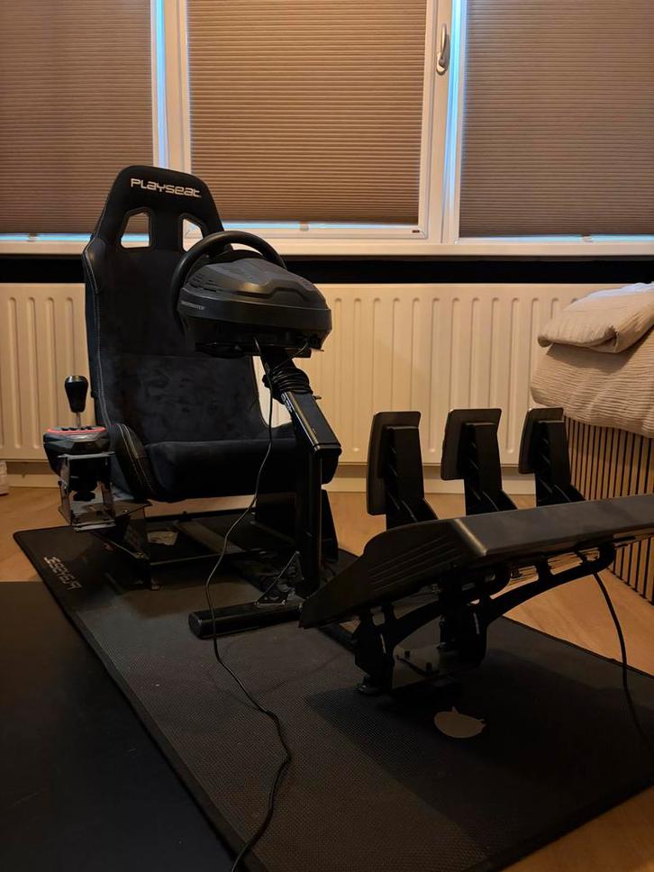 Thrustmaster T300 RS GT met Playseat Evolution, Spelcomputers en Games, Games | Overige, Zo goed als nieuw, Racen en Vliegen, 1 speler