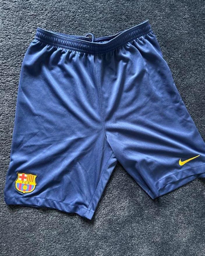 FC Barcelona short van Nike mt 158-170 zgan, Kinderen en Baby's, Kinderkleding | Maat 146, Ophalen of Verzenden, Zo goed als nieuw