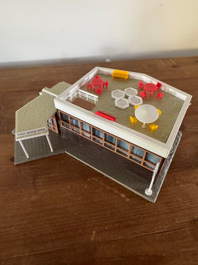 Faller 1:87 Restaurant met Dakterras in Nieuwstaat, Hobby en Vrije tijd, Overige merken, Gelijkstroom of Wisselstroom, Brug, Tunnel of Gebouw