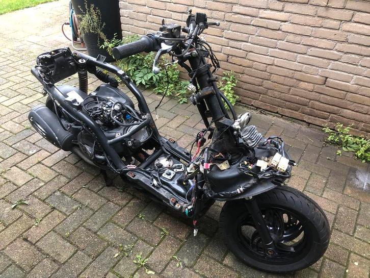 Piaggio new fly 125 cc onderdelen, Fietsen en Brommers, Scooters | Overige merken, Gebruikt, Benzine, Ophalen of Verzenden