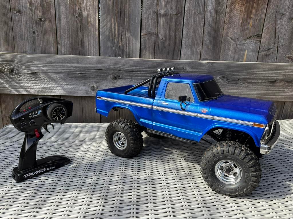Traxxas TRX-4 High Trail Ford F150 blauw, Hobby en Vrije tijd, Modelbouw | Radiografisch | Auto's, Zo goed als nieuw, Auto offroad