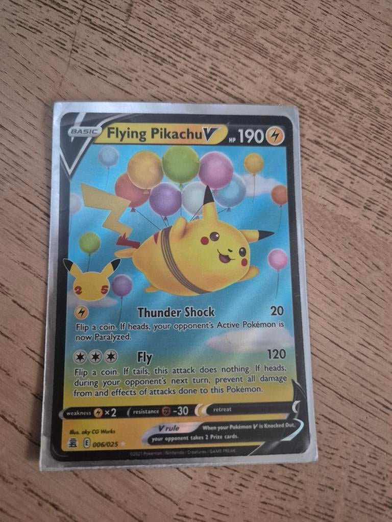 Zeer nette Flying Pikachu V Pokémon kaart, Ophalen of Verzenden