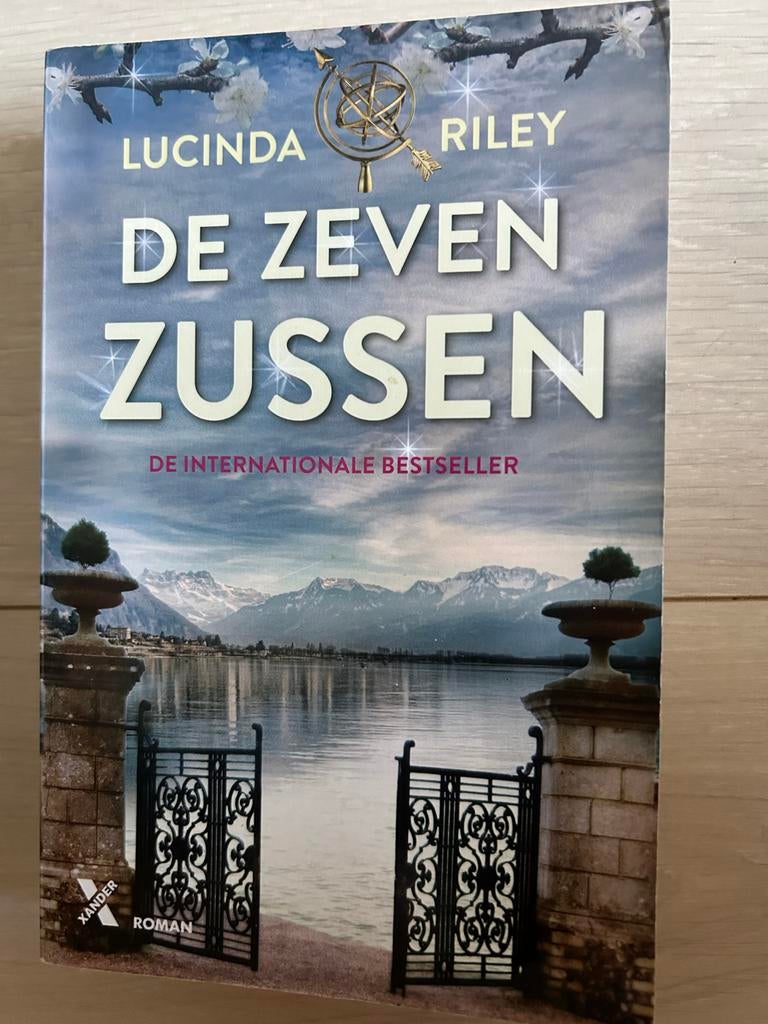 De Zeven Zussen - Lucinda Riley (Internationale Bestseller), Ophalen of Verzenden, Gelezen, Nederland