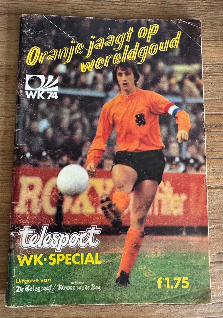 Wk 1974 Magazine Cruyff, Nederlands elftal telegraaf, Ophalen of Verzenden, Zo goed als nieuw, Boek of Tijdschrift