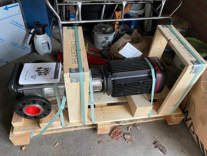 Grundfos CR Meertraps RVS Centrifugaalpomp, Zakelijke goederen, Machines en Bouw | Industrie en Techniek, Ophalen of Verzenden