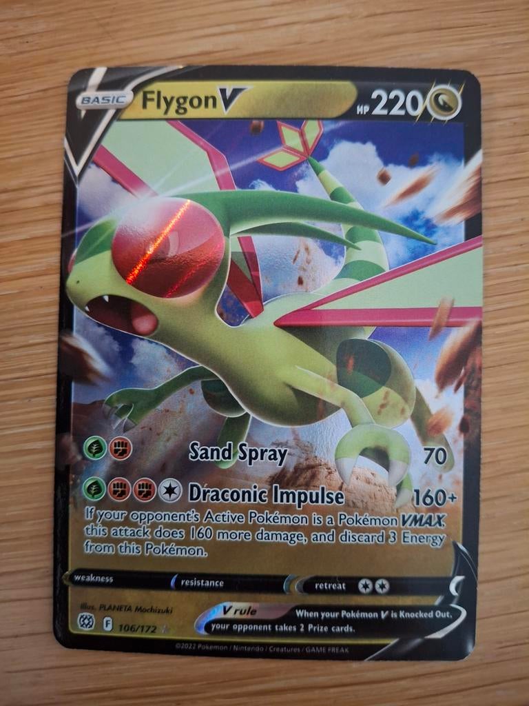 Flygon V 106/172 Brilliant Stars Pokémon Kaart, Ophalen of Verzenden, Zo goed als nieuw, Losse kaart, Foil